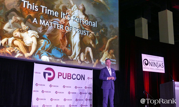 Scott Monty Speaking at Pubcon Photo by Lane R. Ellis