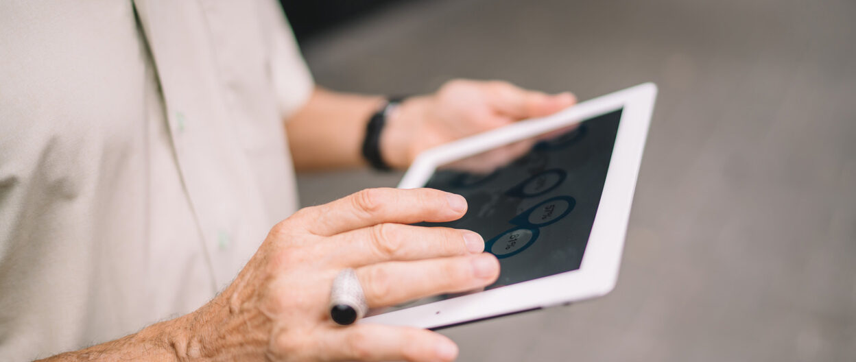 Digital Newsletters as Content Marketing: Pros, Cons, Best Practices and Award Winning Examples