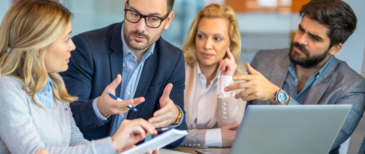 How to Win Over B2B Buying Committees with Best Answer Content