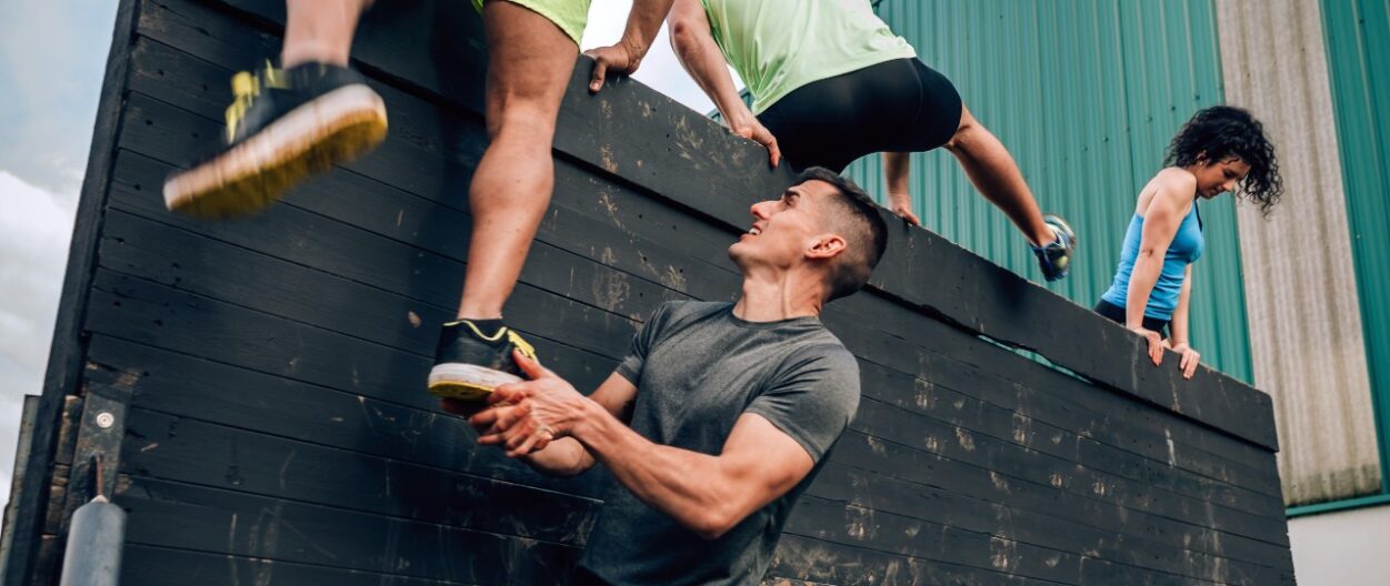 4 Ways B2B Marketers Can Improve Customer Retention By Going the Extra Mile