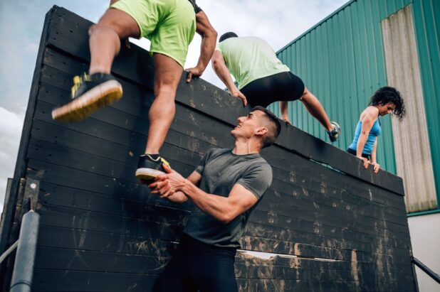 4 Ways B2B Marketers Can Improve Customer Retention By Going the Extra Mile